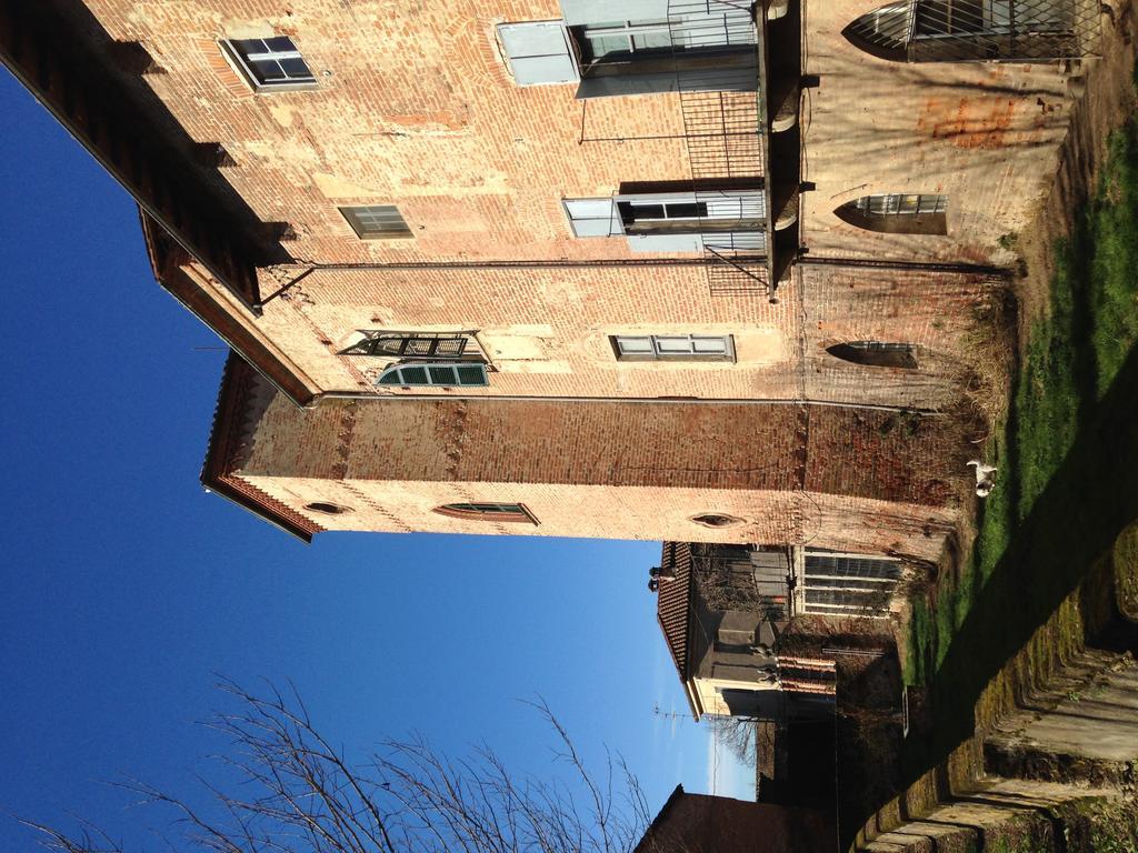 Castello Sannazzaro B&B Giarole Buitenkant foto